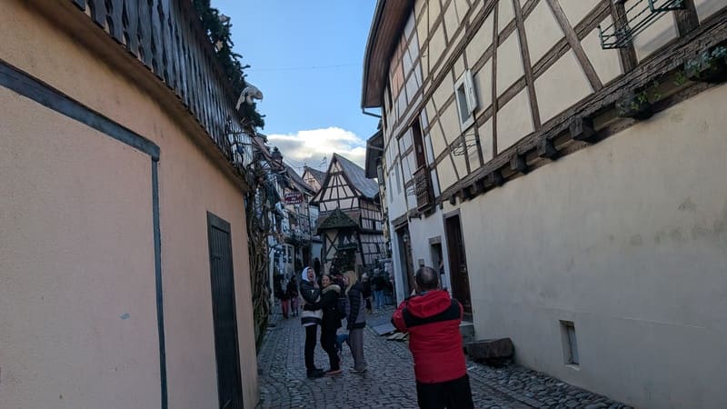 Die Kleinstadt Egoisheim in Frankreich ist ein wunderschönes, gut erhaltenes Städtchen das malerisch einlädt zum verweilen und bestaunen